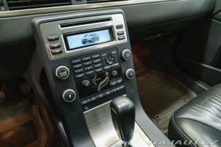 Volvo V70 2.4 D 120kW At. Kinetic 2008