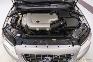 Volvo V70 2.4 D 120kW At. Kinetic 2008