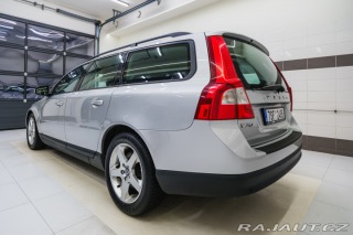 Volvo V70 2.4 D 120kW At. Kinetic 2008