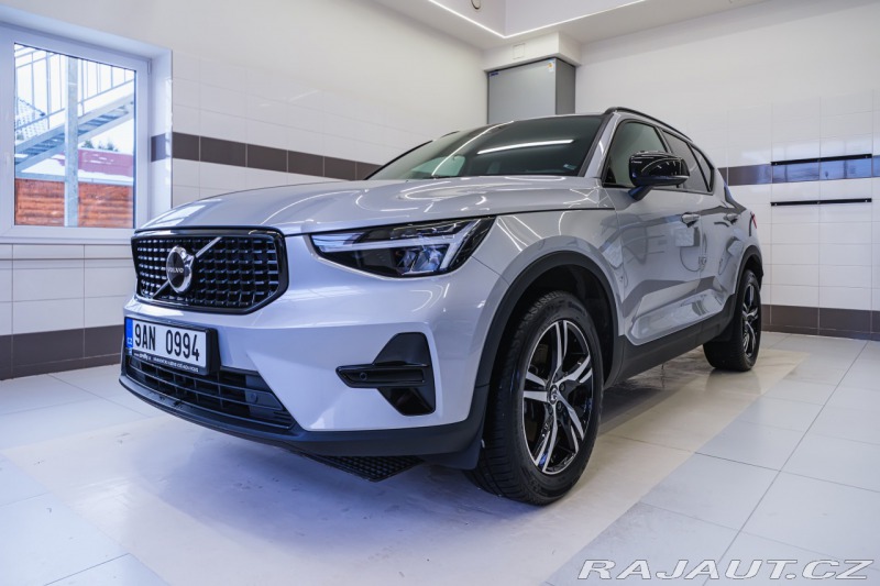 Volvo XC40 B4 AWD 145kW Plus Dark