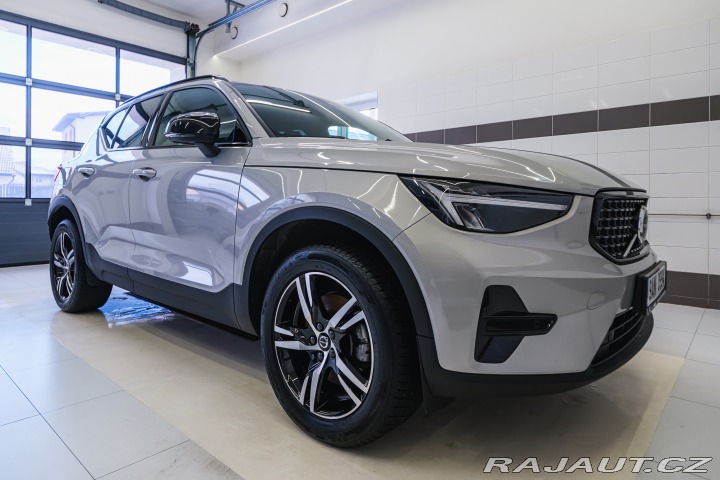 Volvo XC40 B4 AWD 145kW Plus Dark 2022