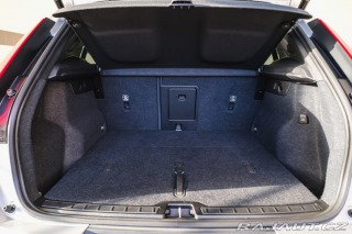 Volvo XC40 B4 AWD 145kW Plus Dark 2022