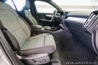 Volvo XC40 B4 AWD 145kW Plus Dark 2022