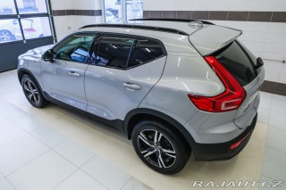 Volvo XC40 B4 AWD 145kW Plus Dark 2022
