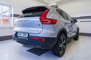 Volvo XC40 B4 AWD 145kW Plus Dark 2022