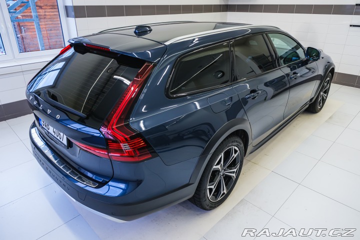 Volvo V90 Cross Country B5 AWD 184 2022
