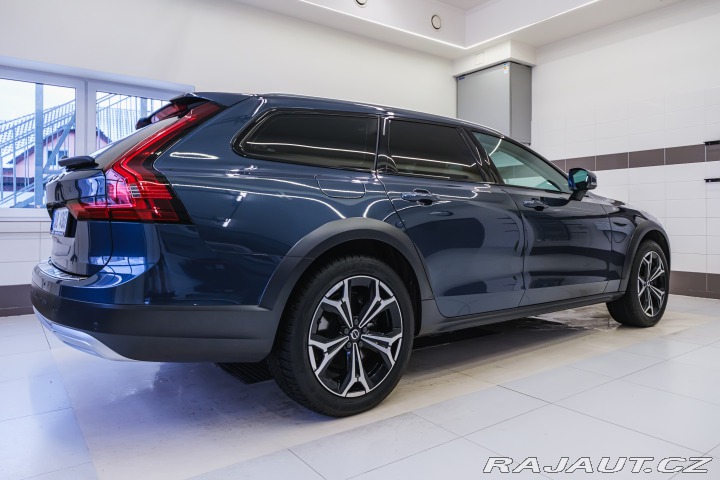 Volvo V90 Cross Country B5 AWD 184 2022