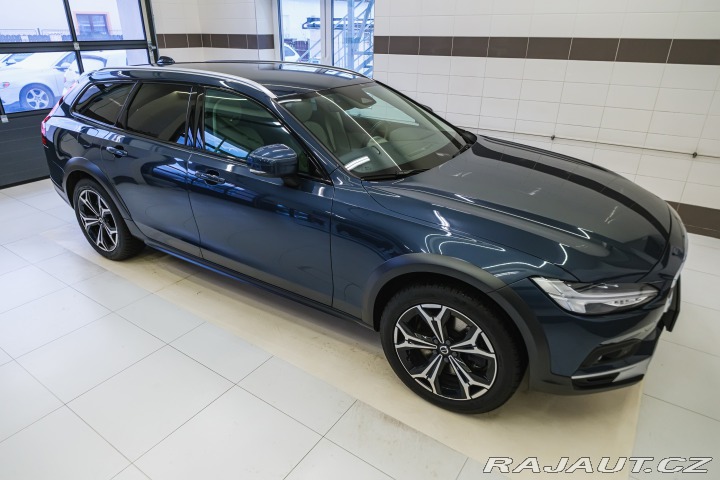 Volvo V90 Cross Country B5 AWD 184 2022