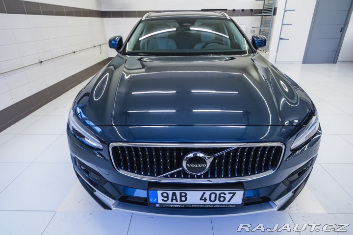 Volvo V90 Cross Country B5 AWD 184 2022