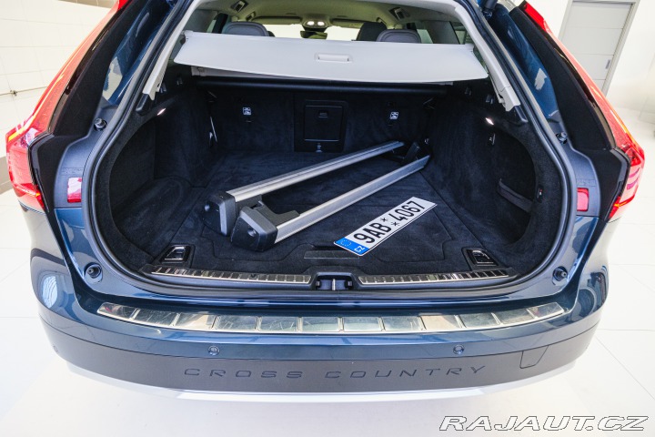 Volvo V90 Cross Country B5 AWD 184 2022