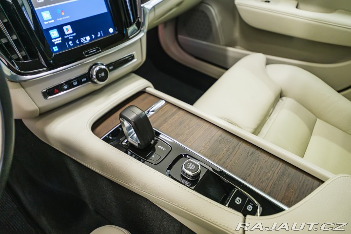 Volvo V90 Cross Country B5 AWD 184 2022