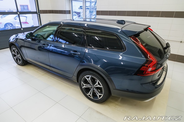 Volvo V90 Cross Country B5 AWD 184 2022