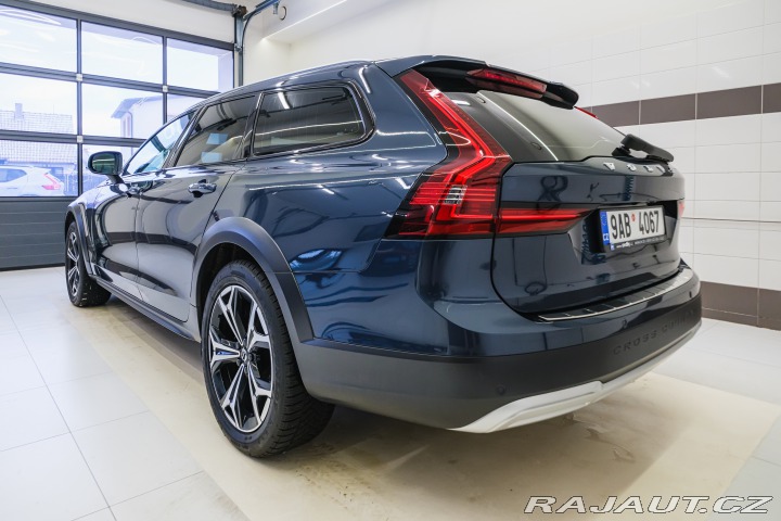 Volvo V90 Cross Country B5 AWD 184 2022