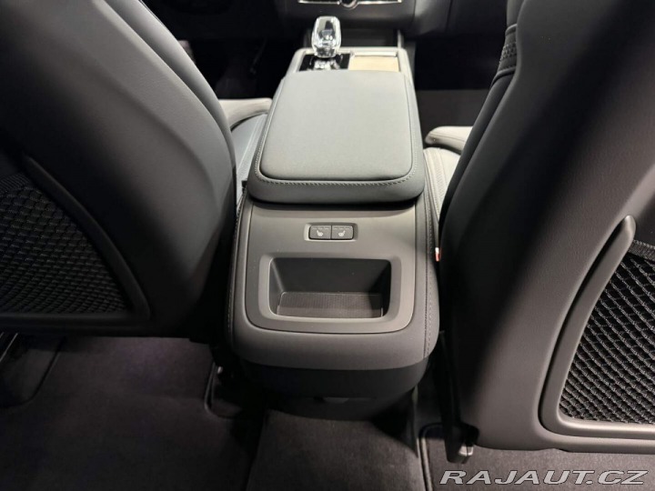 Volvo XC90 B5 2.0L 250+14 HP AT8 AWD 2026