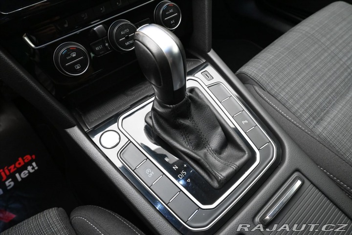 Volkswagen Passat 2,0 TDI 110 kW DSG Busine 2020