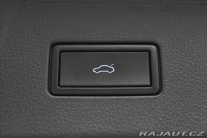 Volkswagen Passat 2,0 TDI 110 kW DSG Busine 2020