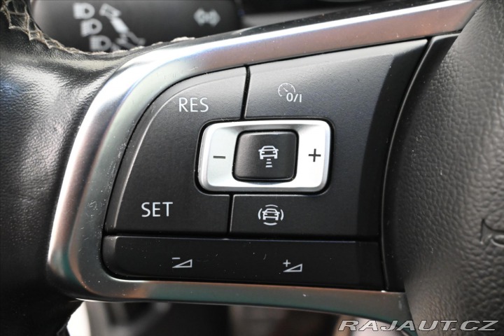 Volkswagen Passat 1,5 TSI 110 kW R-Line Zár 2019