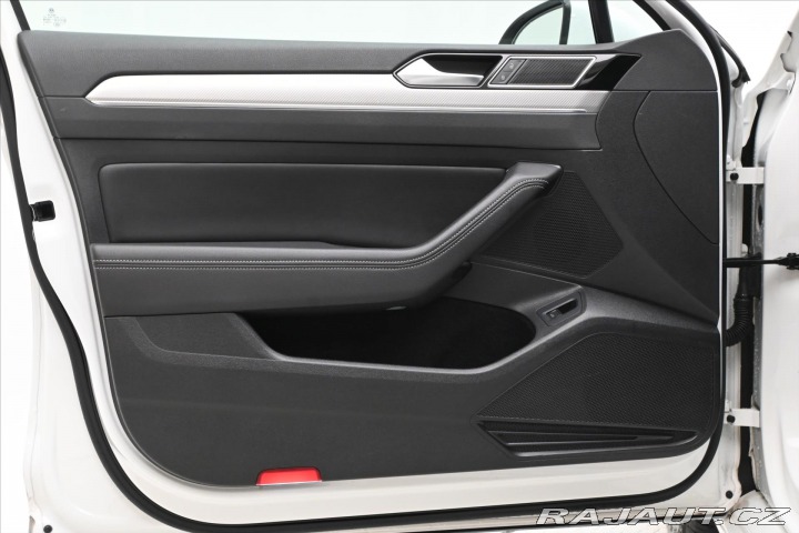 Volkswagen Passat 1,5 TSI 110 kW R-Line Zár 2019