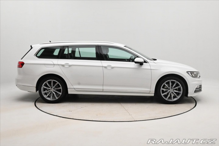 Volkswagen Passat 1,5 TSI 110 kW R-Line Zár 2019