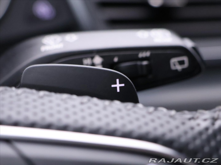 Audi Q5 2,0 TDI S-line 4x4 CZ 2018