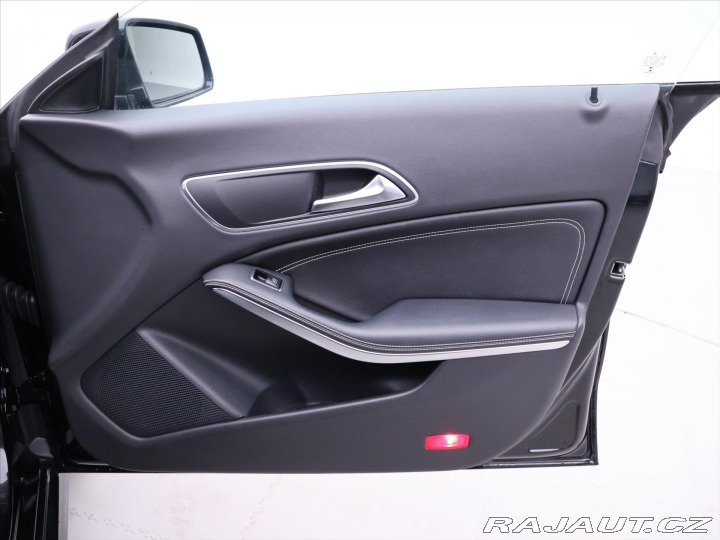 Mercedes-Benz CLA 2,0 250 155kW 4Matic Xeno 2015