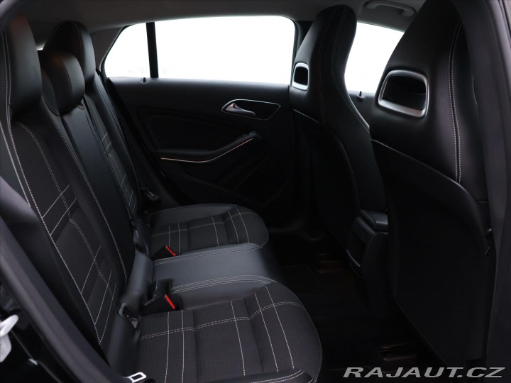 Mercedes-Benz CLA 2,0 250 155kW 4Matic Xeno 2015