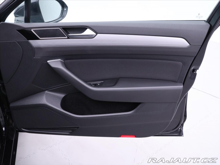 Volkswagen Passat 2,0 TDI 110kW DSG Matrix 2020