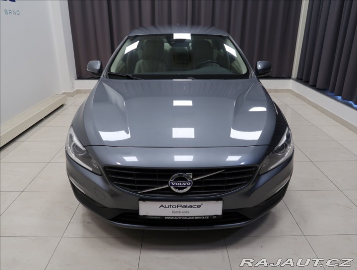 Volvo S60 2,0 D4 R-DESIGN NAVI VÝHŘ 2016