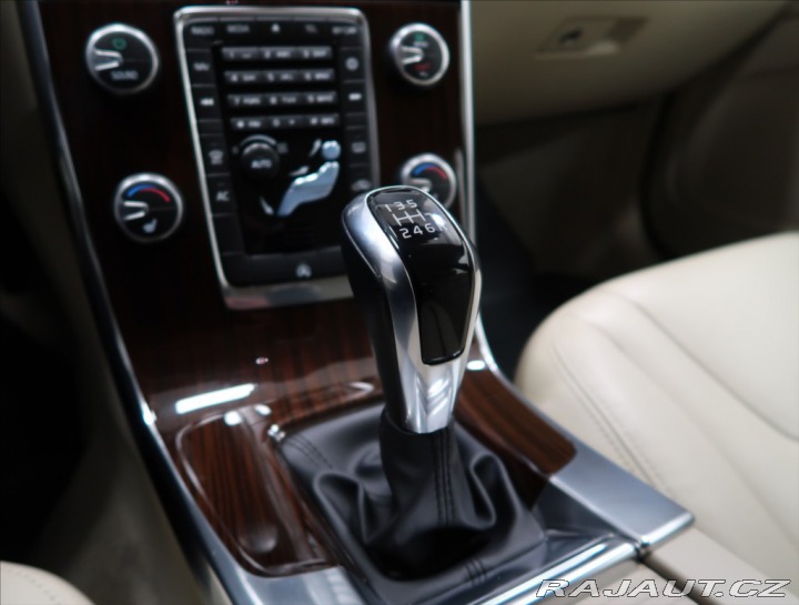 Volvo S60 2,0 D4 R-DESIGN NAVI VÝHŘ 2016