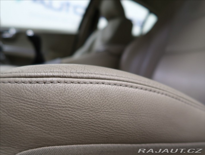 Volvo S60 2,0 D4 R-DESIGN NAVI VÝHŘ 2016