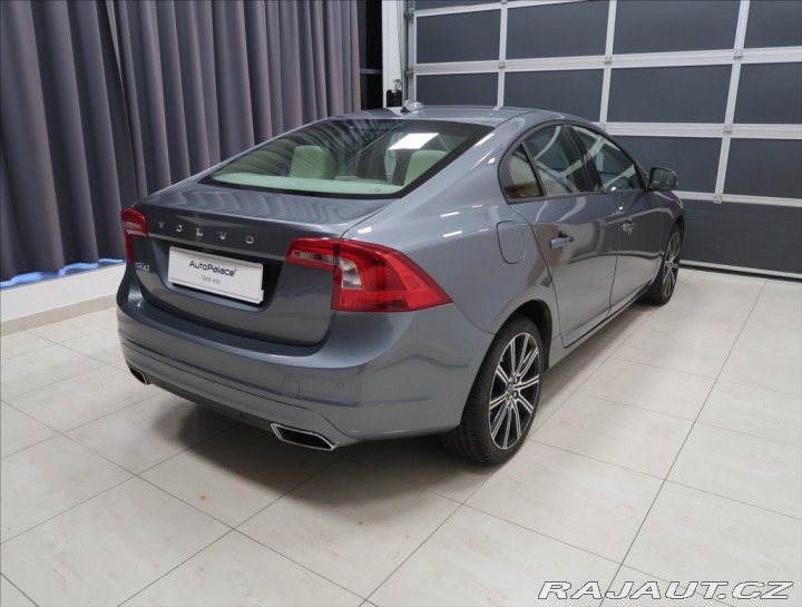 Volvo S60 2,0 D4 R-DESIGN NAVI VÝHŘ 2016