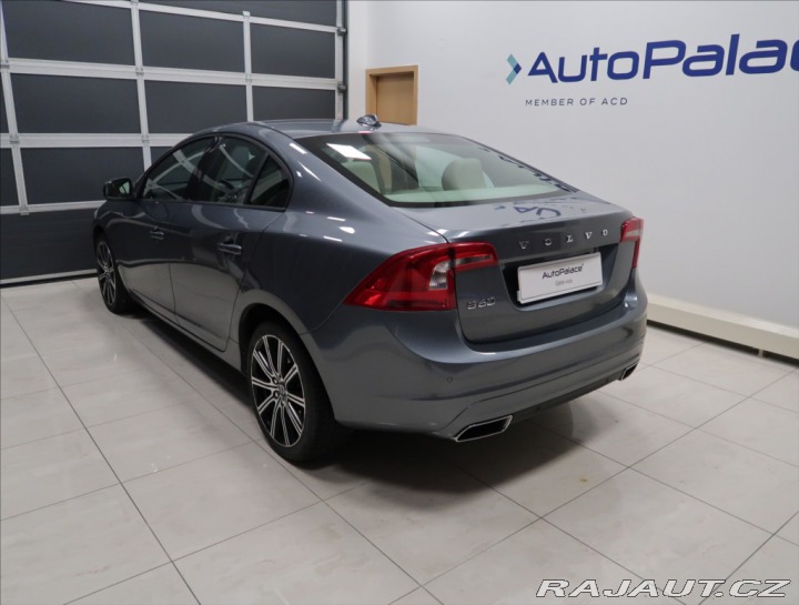 Volvo S60 2,0 D4 R-DESIGN NAVI VÝHŘ 2016