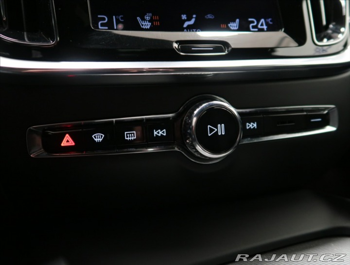 Volvo V60 2,0 D4 AT R-DESIGN PANORA 2020