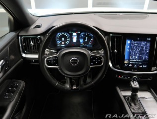 Volvo V60 2,0 D4 AT R-DESIGN PANORA 2020