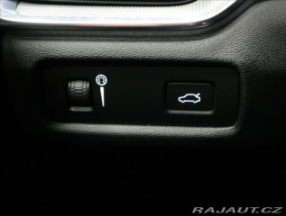 Volvo V60 2,0 D4 AT R-DESIGN PANORA 2020