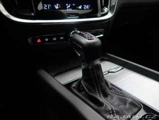 Volvo V60 2,0 D4 AT R-DESIGN PANORA 2020