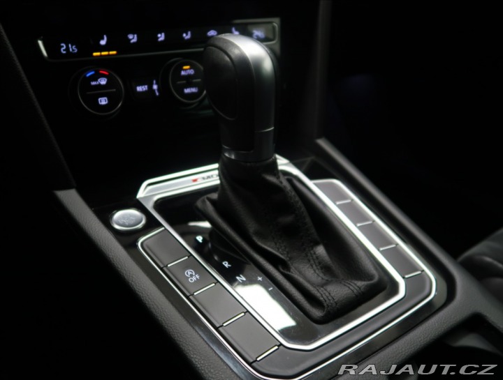 Volkswagen Passat 2,0 TDI 4MOTION ČR NAVI T 2018