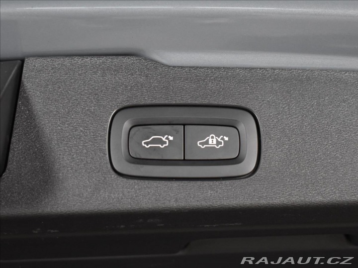 Volvo V60 2,0 CC B4 AWD BEZKLÍČ 2023