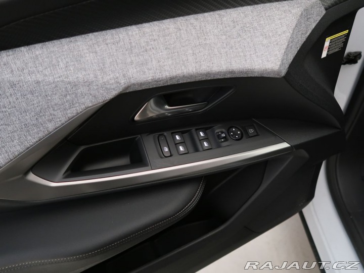 Peugeot 5008 1.2HYBRID,CZ,1Maj,ALLURE, 1800