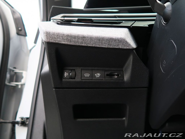 Peugeot 5008 1.2HYBRID,CZ,1Maj,ALLURE, 1800