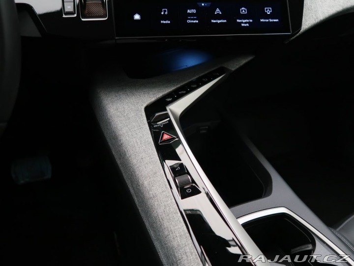 Peugeot 5008 1.2HYBRID,CZ,1Maj,ALLURE, 1800