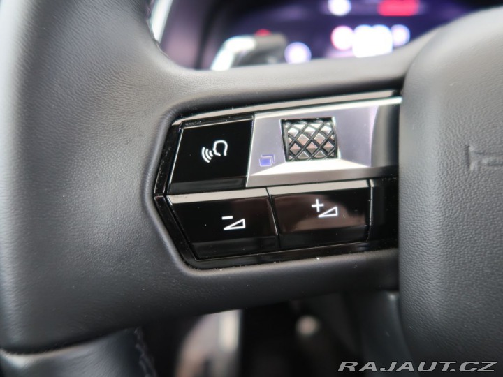 Ostatní značky Ostatní modely DS Automobiles DS7 Crossback 1.5BlueHDi,CZ,1Maj,ETOILE 1800