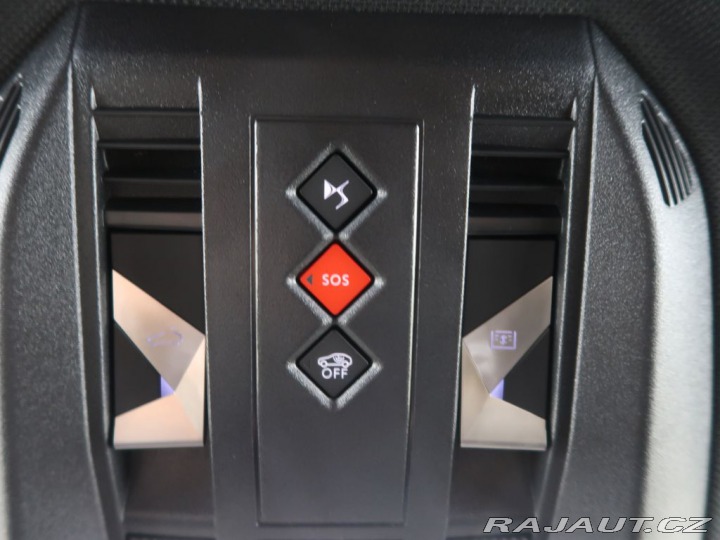 Ostatní značky Ostatní modely DS Automobiles DS7 Crossback 1.5BlueHDi,CZ,1Maj,ETOILE 1800