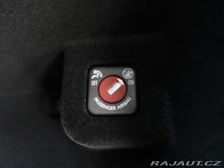 Ostatní značky Ostatní modely DS Automobiles DS7 Crossback 1.5BlueHDi,CZ,1Maj,ETOILE 1800