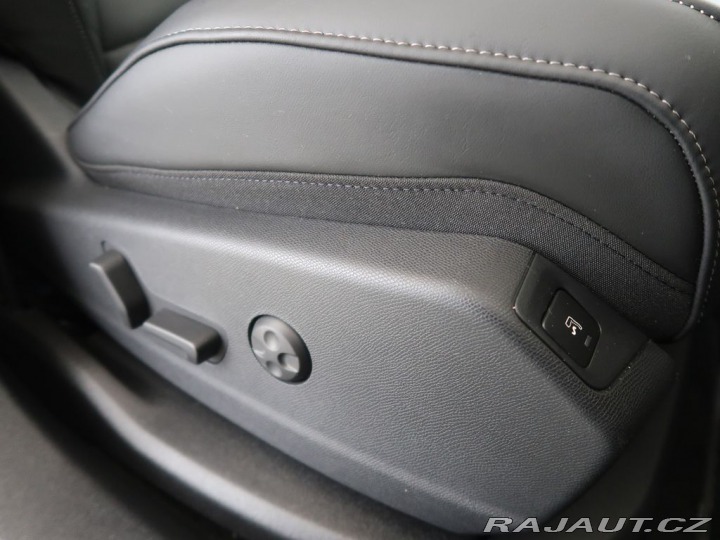 Ostatní značky Ostatní modely DS Automobiles DS7 Crossback 1.5BlueHDi,CZ,1Maj,ETOILE 1800