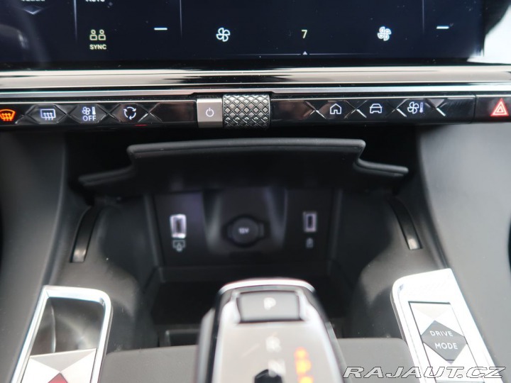 Ostatní značky Ostatní modely DS Automobiles DS7 Crossback 1.5BlueHDi,CZ,1Maj,ETOILE 1800