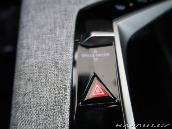 Peugeot 3008 1.2HYBRID,CZ,1Maj,ALLURE, 1800