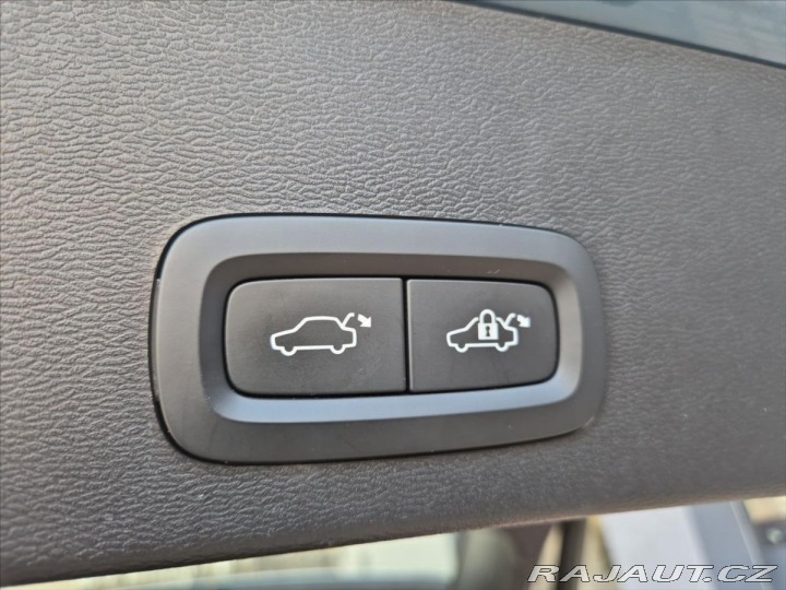 Volvo XC40 2,0 B3 Core 2022