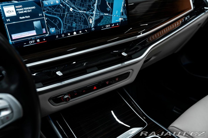 BMW X7 40i 2023