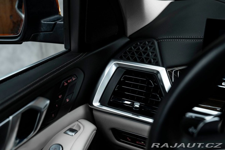 BMW X7 40i 2023